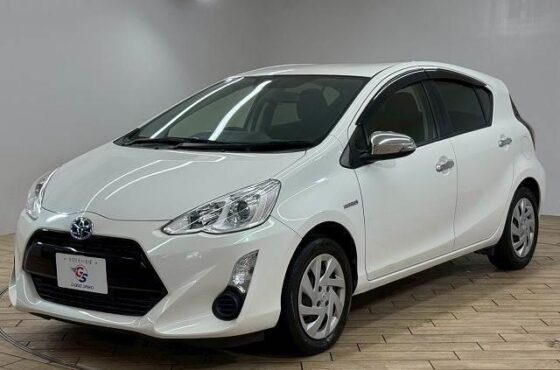 TOYOTA AQUA S