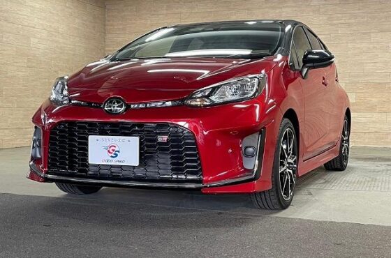 TOYOTA AQUA GR SPORT