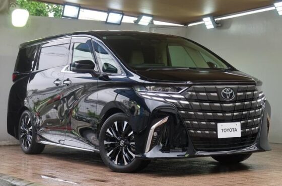 TOYOTA ALPHARD HYBRID EXECUTIVE LOUNGE