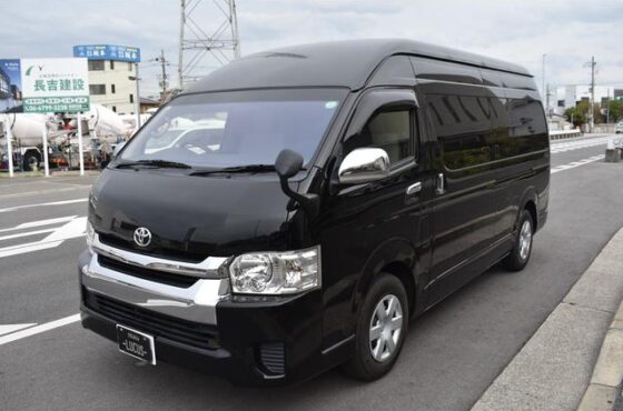 TOYOTA HIACE COMMUTER