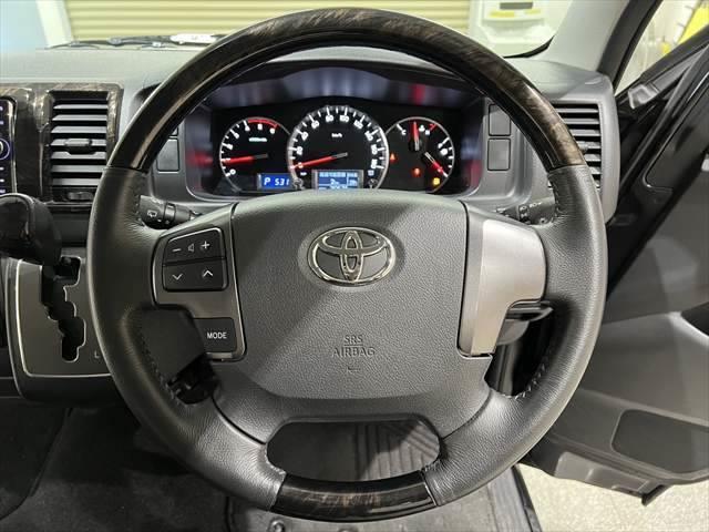 hiace 2015 black05