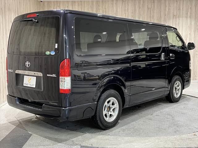 hiace 2015 black09