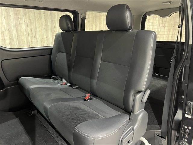 hiace 2015 black16
