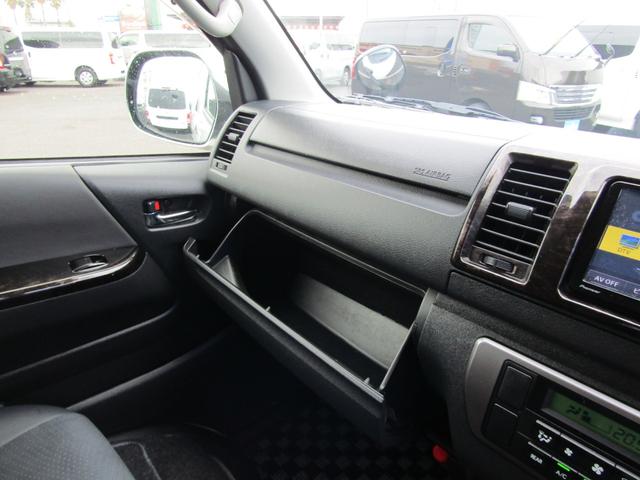 hiace 2015 white17