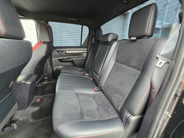 hilux black20