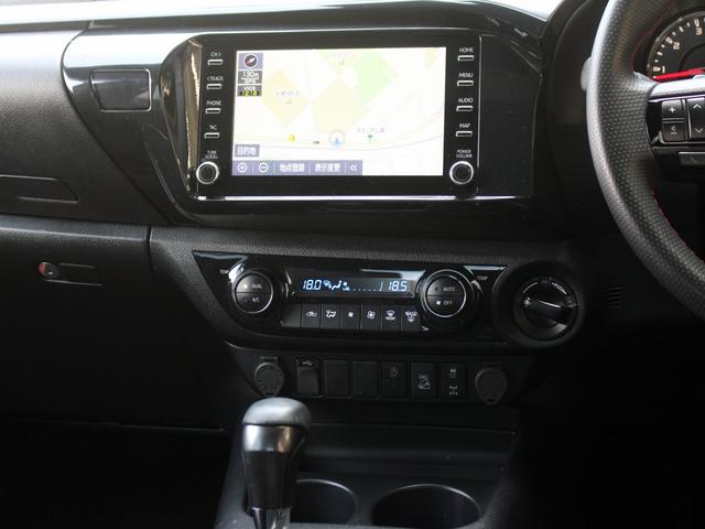 hilux white 03
