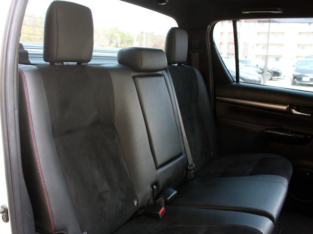 hilux white 19