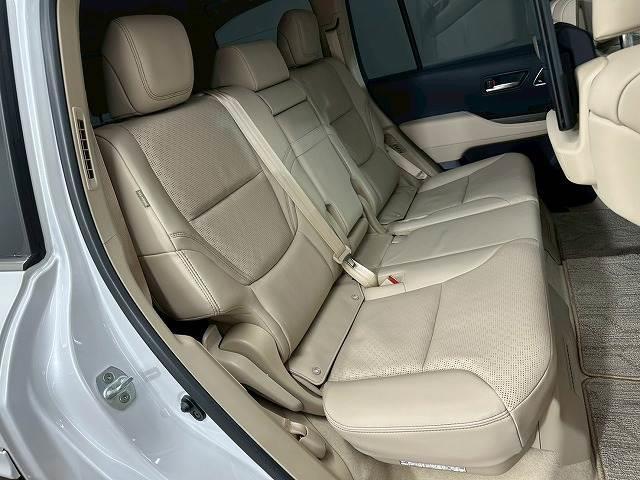 lc300 white 202305
