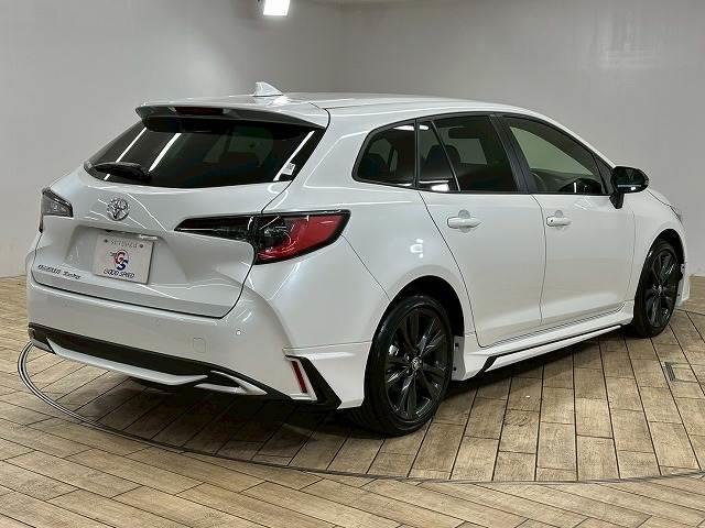 touring 2022 white11