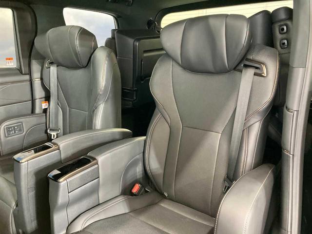 toyota alphard black 202421 (1)